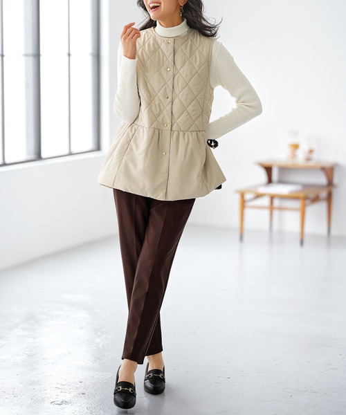 BELLUNA PLUS(ベルーナ)の「キルト切替ペプラムベスト(ベスト・レディース・アイボリー/ブラック・MEDIUM/LARGE/X-LARGE)」の3枚目の写真