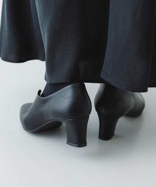 URBAN RESEARCH(アーバンリサーチ)の「プチメタルスリットパンプス(パンプス・レディース・ブラック/アイボリー・38/36/37)」の6枚目の写真