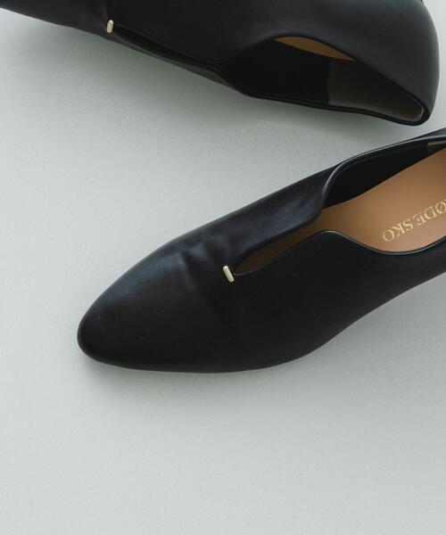 URBAN RESEARCH(アーバンリサーチ)の「プチメタルスリットパンプス(パンプス・レディース・ブラック/アイボリー・38/36/37)」の14枚目の写真