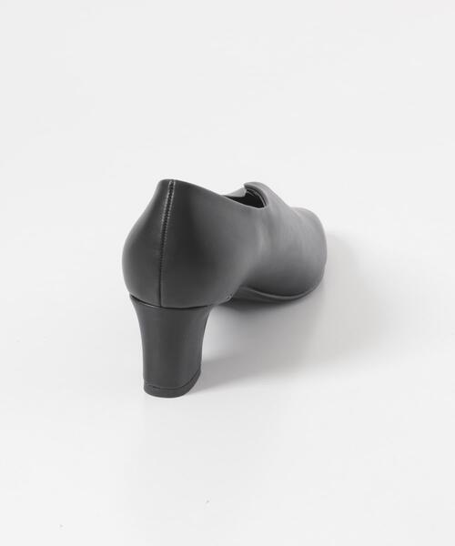 URBAN RESEARCH(アーバンリサーチ)の「プチメタルスリットパンプス(パンプス・レディース・ブラック/アイボリー・38/36/37)」の17枚目の写真