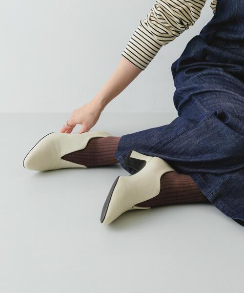 URBAN RESEARCH(アーバンリサーチ)の「プチメタルスリットパンプス(パンプス・レディース・ブラック/アイボリー・38/36/37)」の22枚目の写真