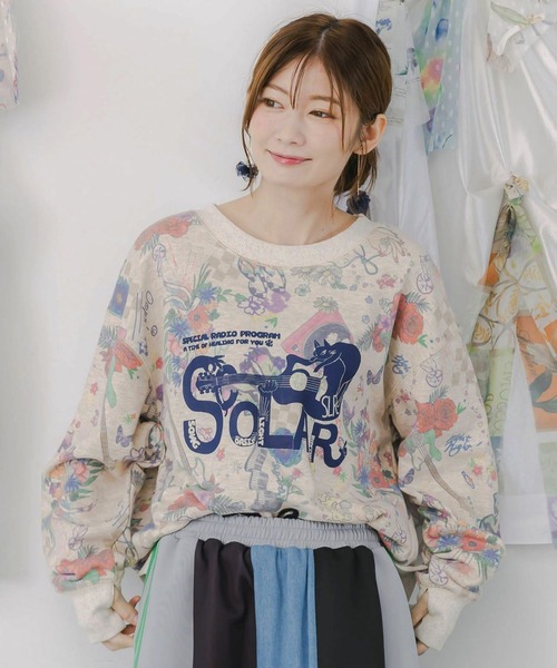 ScoLar(スカラー)の「ScoLar(スカラー) 花と音楽のスウェットプルオーバー(スウェット・レディース・グレー/オートミール・MEDIUM)」の10枚目の写真