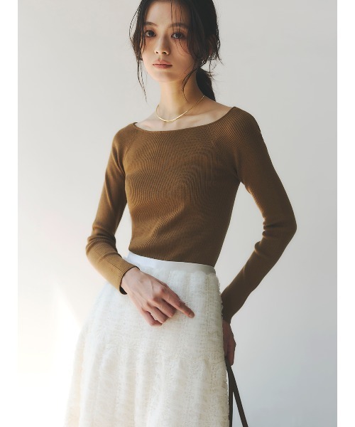 anuans(アニュアンス)の「シルクカシミアブレンドボートネックニット(ニット/セーター・レディース・グレー/アイボリー/ブラック/キャメル/バーガンディー・FREE)」の6枚目の写真