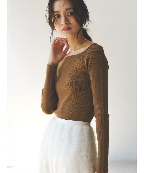 anuans(アニュアンス)の「シルクカシミアブレンドボートネックニット(ニット/セーター・レディース・グレー/アイボリー/ブラック/キャメル/バーガンディー・FREE)」の7枚目の写真