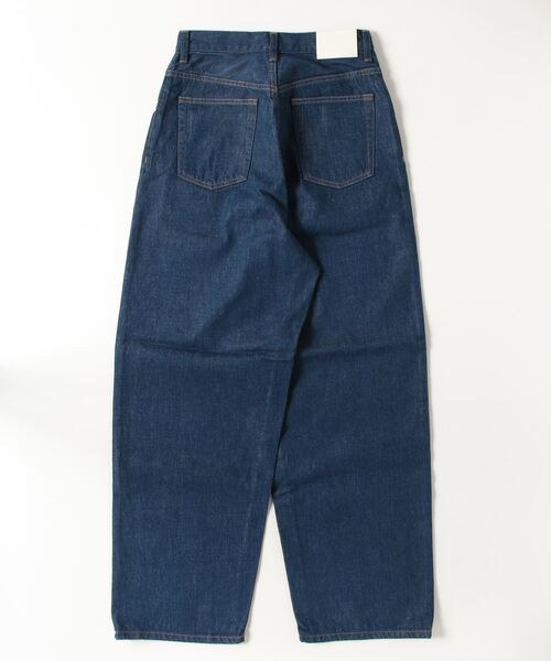 CINOH(チノ)の「DENIM WIDE TAPERED PANTS(デニムパンツ・メンズ・インディゴブルー・27/31/26/25)」の2枚目の写真
