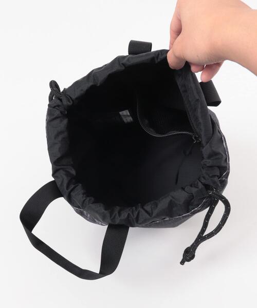 URBAN RESEARCH Sonny Label(アーバンリサーチサニーレーベル)の「NEEDBY heritage×GREGORY CINCH BAG M(ショルダーバッグ・レディース・グレー・FREE)」の5枚目の写真