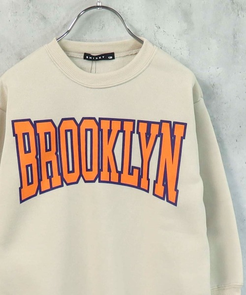 SHISKY（シスキー）の「裏起毛　オーバーサイズ　プリントスウェット（スウェット・キッズ・グレー系その他/グレイッシュベージュ/チャコールグレー/杢グレー/ヘザーチャコール/ベージュ系その他3/ダークグリーン/ベージュ系その他/ベージュ系その他2/キャメル/グレー系その他2/グレー系その他3/グレー系その他4/ベージュ/オートミール/グリーン系その他/ネイビー・130/140/150/160）」の11枚目の写真