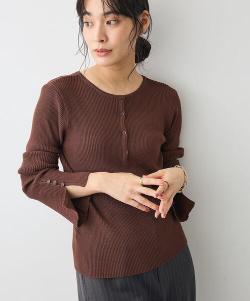 CRAFT STANDARD BOUTIQUE(クラフトスタンダードブティック)の「ヘンリーネック袖フレアプルオーバー(ニット/セーター・レディース・ブラウン/オフホワイト/パープル/グレー・FREE)」の6枚目の写真