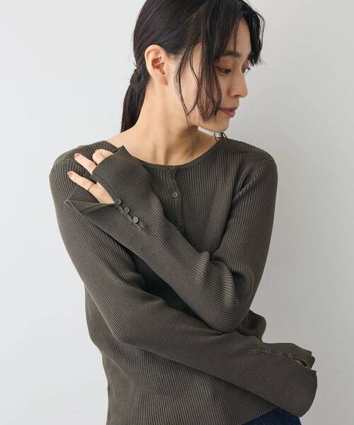 CRAFT STANDARD BOUTIQUE(クラフトスタンダードブティック)の「ヘンリーネック袖フレアプルオーバー(ニット/セーター・レディース・ブラウン/オフホワイト/パープル/グレー・FREE)」の12枚目の写真