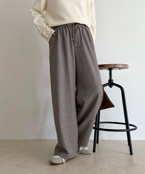 fredy emue（フレディエミュ）の「【4サイズ展開】ソフトシャークスキン/チェックイージーパンツ（その他パンツ・レディース・ベージュ/グレー系その他/ブラック/チャコールグレー・34/36/38/39）」の14枚目の写真