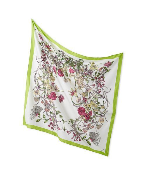 Mila Owen（ミラオーウェン）の「大判フラワー柄スカーフ（バンダナ/スカーフ・レディース・グリーン/ピンク/イエロー・F）」の2枚目の写真