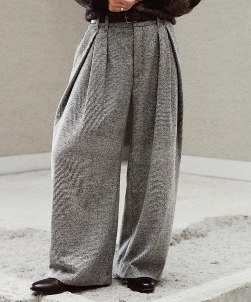 CROSS TUCK ARCH TWEED BAGGY SLACKS（スラックス）｜WYM LIDNM