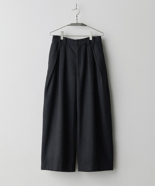 WYM LIDNM(ウィム バイ リドム)の「CROSS TUCK ARCH TWEED BAGGY SLACKS(スラックス・メンズ・チャコール/ライトグレー/グレー系・S/M/L)」の4枚目の写真