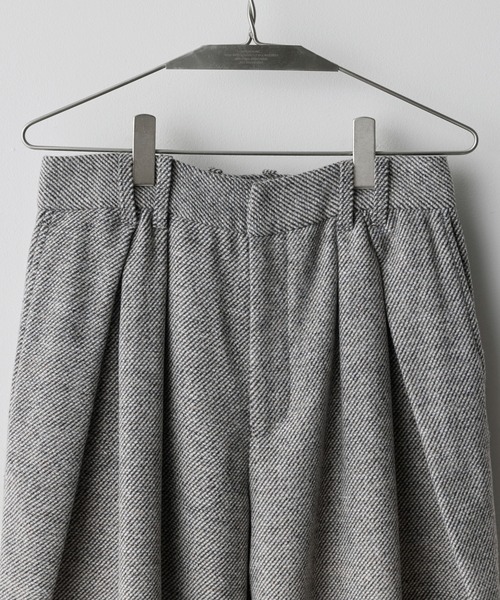 WYM LIDNM(ウィム バイ リドム)の「CROSS TUCK ARCH TWEED BAGGY SLACKS(スラックス・メンズ・チャコール/ライトグレー/グレー系・S/M/L)」の12枚目の写真