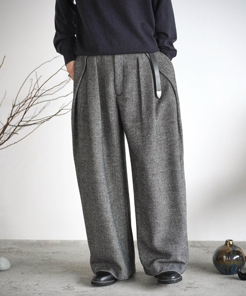 WYM LIDNM（ウィム バイ リドム）の「CROSS TUCK ARCH TWEED BAGGY