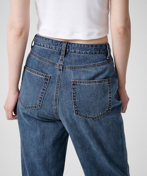 MUSINSA STANDARD WOMAN（ムシンサスタンダードウーマン）の「ウィメンズライトウェイトルーズストレートデニムパンツ[ミディアムインディゴ]（デニムパンツ・レディース・その他・30/24/25/26/27/28/29）」の5枚目の写真