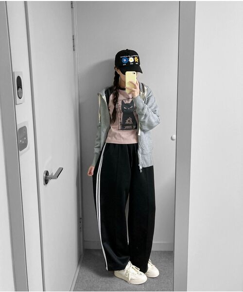 UNDEROFF（アンダーオフ）の「ワイドピンタックダブルライントラックパンツブラック（スウェットパンツ・レディース・ブラック・SMALL/MEDIUM/LARGE）」の6枚目の写真
