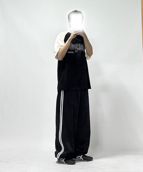 UNDEROFF（アンダーオフ）の「ワイドピンタックダブルライントラックパンツブラック（スウェットパンツ・レディース・ブラック・SMALL/MEDIUM/LARGE）」の4枚目の写真