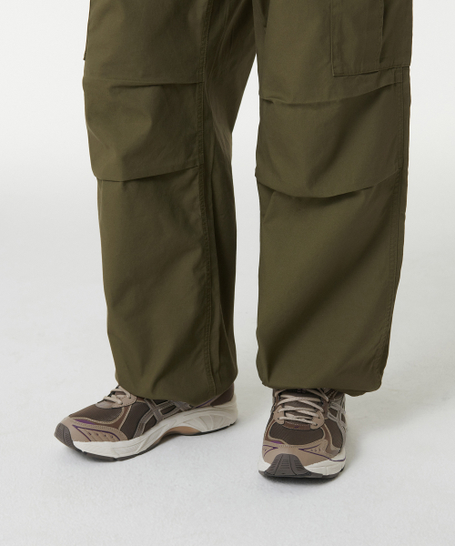 MUSINSA STANDARD（ムシンサスタンダード）の「コットンパラシュートカーゴパンツ[オリーブグリーン]（スウェットパンツ・メンズ・その他・27/28/29/30/31/32/33/34/38/40/42/26）」の11枚目の写真