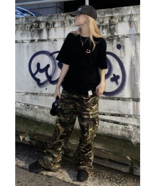 GRAVER（グレーバー）の「[UNISEX]スモールドローイングスマイルバンファルティ_ブラック（Tシャツ/カットソー・レディース・ブラック・LARGE/MEDIUM/SMALL/X-LARGE）」の22枚目の写真