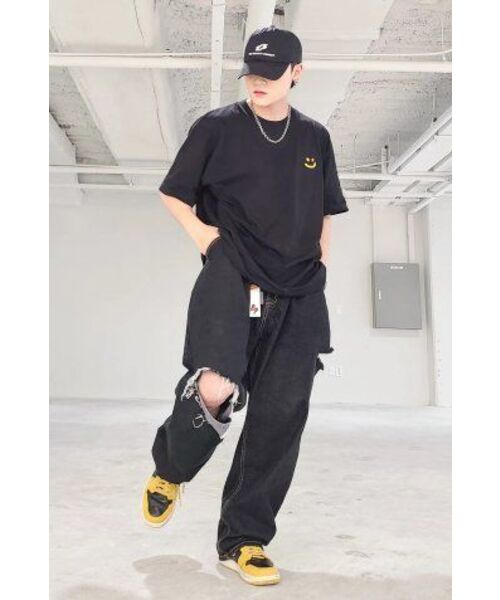 GRAVER（グレーバー）の「[UNISEX]スモールドローイングスマイルバンファルティ_ブラック（Tシャツ/カットソー・レディース・ブラック・LARGE/MEDIUM/SMALL/X-LARGE）」の14枚目の写真