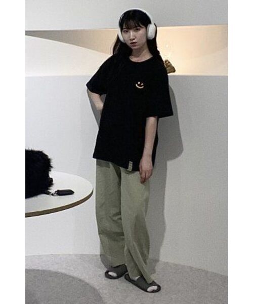 GRAVER（グレーバー）の「[UNISEX]スモールドローイングスマイルバンファルティ_ブラック（Tシャツ/カットソー・レディース・ブラック・LARGE/MEDIUM/SMALL/X-LARGE）」の16枚目の写真