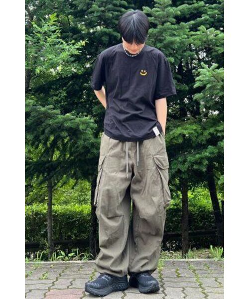 GRAVER（グレーバー）の「[UNISEX]スモールドローイングスマイルバンファルティ_ブラック（Tシャツ/カットソー・レディース・ブラック・LARGE/MEDIUM/SMALL/X-LARGE）」の5枚目の写真