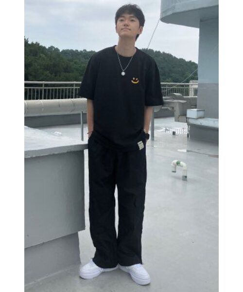 GRAVER（グレーバー）の「[UNISEX]スモールドローイングスマイルバンファルティ_ブラック（Tシャツ/カットソー・レディース・ブラック・LARGE/MEDIUM/SMALL/X-LARGE）」の6枚目の写真
