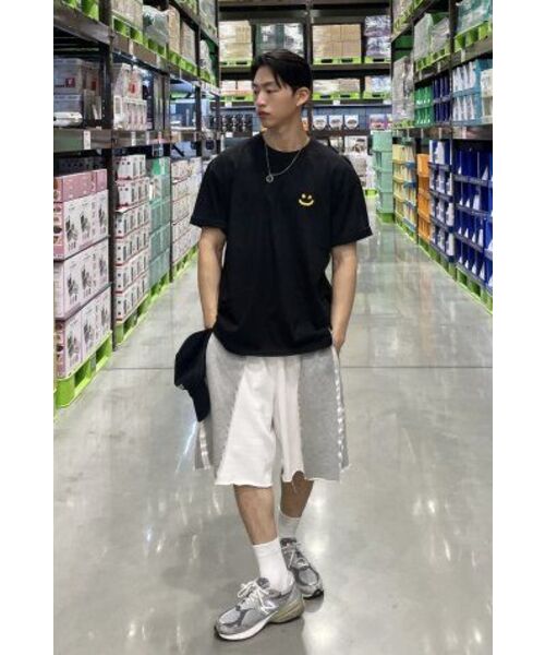 GRAVER（グレーバー）の「[UNISEX]スモールドローイングスマイルバンファルティ_ブラック（Tシャツ/カットソー・レディース・ブラック・LARGE/MEDIUM/SMALL/X-LARGE）」の7枚目の写真