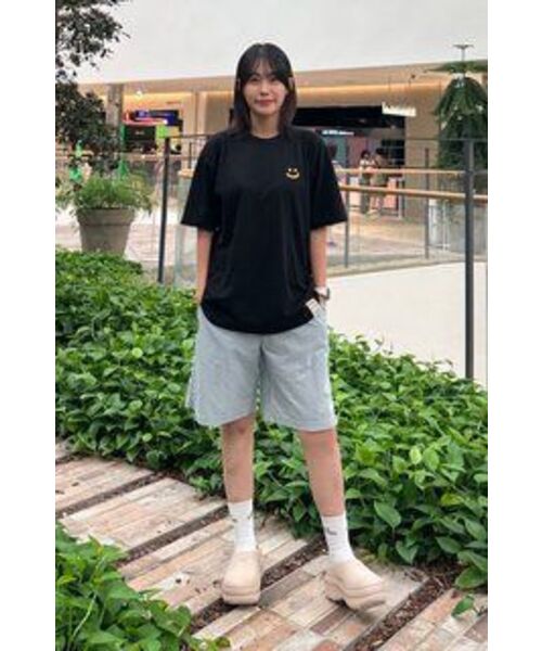 GRAVER（グレーバー）の「[UNISEX]スモールドローイングスマイルバンファルティ_ブラック（Tシャツ/カットソー・レディース・ブラック・LARGE/MEDIUM/SMALL/X-LARGE）」の2枚目の写真