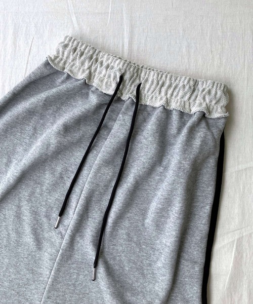 Q(キュー)の「裏毛バイカラー切替スカート(スカート・レディース・ライトグレー/アイボリー・MEDIUM)」の16枚目の写真