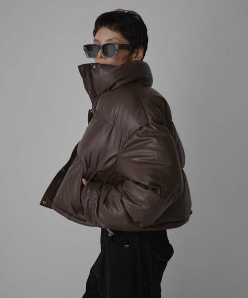 VION(ヴィオン)の「フェイクレザーショートダウン / Faux Leather Short Down(ダウンジャケット/コート・レディース・ブラック/ブラウン・FREE)」の12枚目の写真
