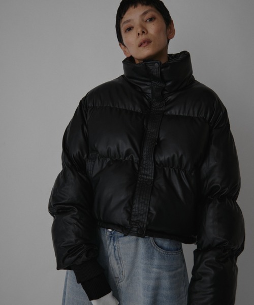 VION(ヴィオン)の「フェイクレザーショートダウン / Faux Leather Short Down(ダウンジャケット/コート・レディース・ブラック/ブラウン・FREE)」の21枚目の写真