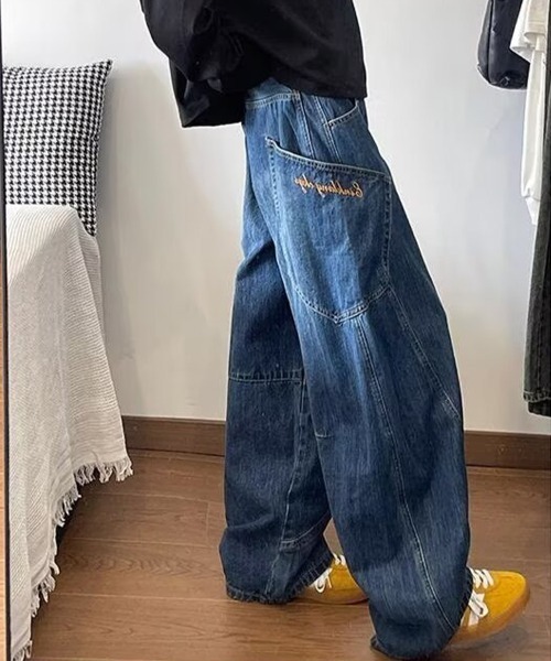 SallyLunn(サリーラン)の「カーブライクデニムパンツ(デニムパンツ・レディース・ブルー・LARGE/MEDIUM/SMALL)」の2枚目の写真