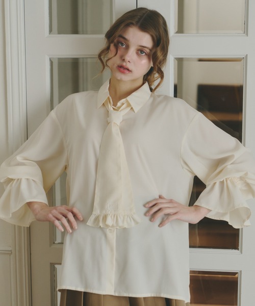 idem（イデム）の「volume sleeve frill tie blouse / タイ付きブラウス（シャツ/ブラウス・レディース・ライトブルー/アイボリー・FREE）」の8枚目の写真
