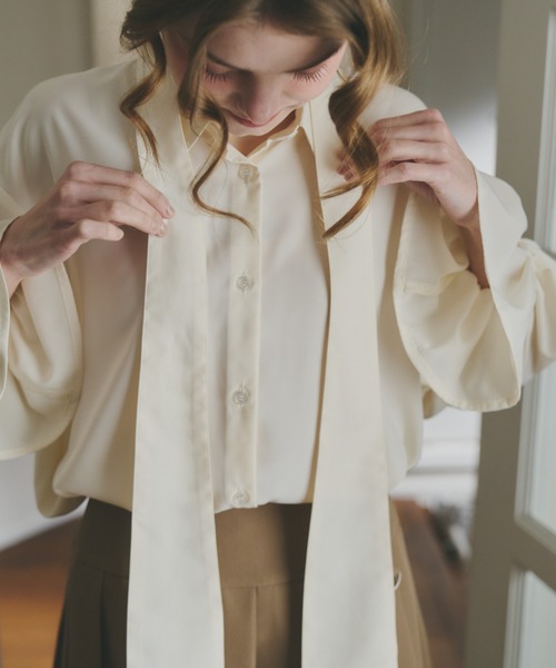 idem（イデム）の「volume sleeve frill tie blouse / タイ付きブラウス（シャツ/ブラウス・レディース・ライトブルー/アイボリー・FREE）」の13枚目の写真