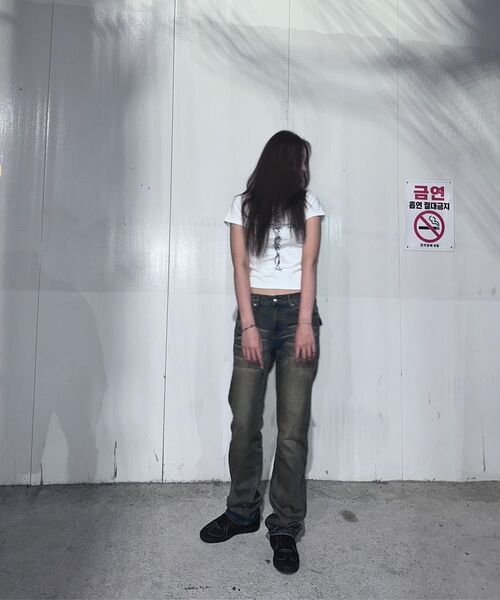 NOT4NERD(ノットフォーナード)の「Symbol Stitch Low Rise Flare Fit Denim Pants - Deep Blue(デニムパンツ・レディース・その他・X-LARGE/SMALL/MEDIUM/LARGE)」の2枚目の写真
