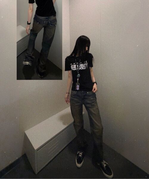 NOT4NERD(ノットフォーナード)の「Symbol Stitch Low Rise Flare Fit Denim Pants - Deep Blue(デニムパンツ・レディース・その他・X-LARGE/SMALL/MEDIUM/LARGE)」の3枚目の写真