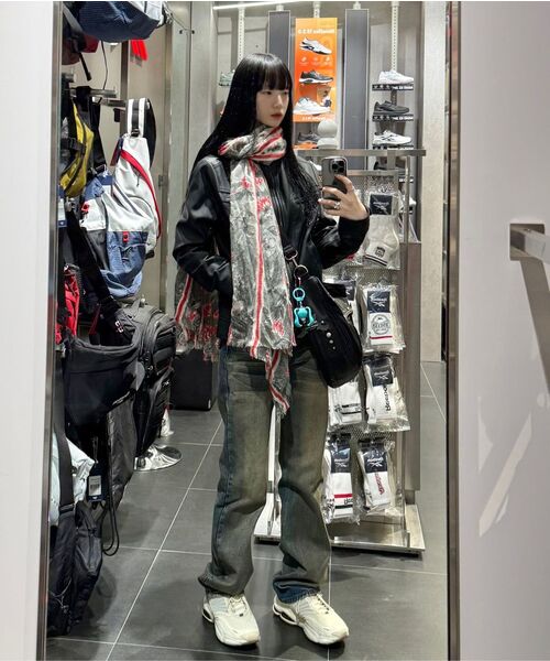 NOT4NERD(ノットフォーナード)の「Symbol Stitch Low Rise Flare Fit Denim Pants - Deep Blue(デニムパンツ・レディース・その他・X-LARGE/SMALL/MEDIUM/LARGE)」の4枚目の写真