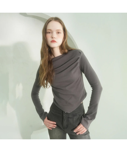 Vivacious(ビバシャス)の「V-cut Minimal Long Sleeve - 4COL(Tシャツ/カットソー・レディース・アイボリー/チャコール/ブラック/ベージュ・SMALL/MEDIUM/LARGE)」の3枚目の写真