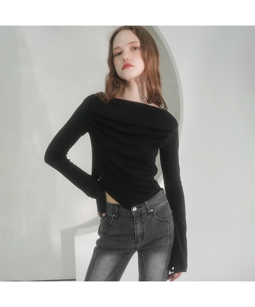 Vivacious(ビバシャス)の「V-cut Minimal Long Sleeve - 4COL(Tシャツ/カットソー・レディース・アイボリー/チャコール/ブラック/ベージュ・SMALL/MEDIUM/LARGE)」の2枚目の写真