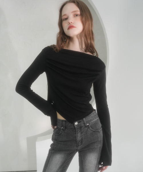 Vivacious(ビバシャス)の「V-cut Minimal Long Sleeve - 4COL(Tシャツ/カットソー・レディース・アイボリー/チャコール/ブラック/ベージュ・SMALL/MEDIUM/LARGE)」の8枚目の写真