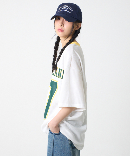 UNKNOWN PLANET(アンノウンプラネット)の「VネックプラネットラグビーTシャツホワイト(ポロシャツ・レディース・その他・FREE)」の6枚目の写真