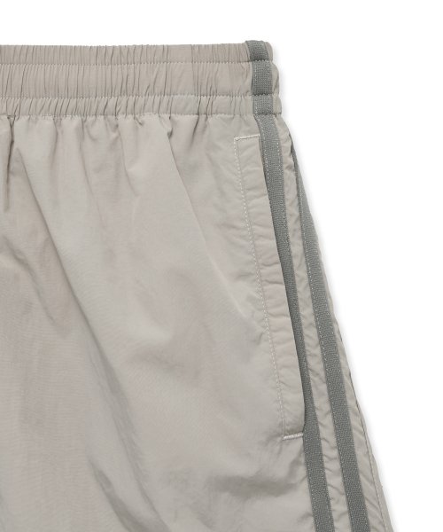 YALE(イェール)の「ナイロンブルドッグスショートパンツ_アイボリー(その他パンツ・レディース・その他・SMALL/X-LARGE/MEDIUM/LARGE)」の6枚目の写真