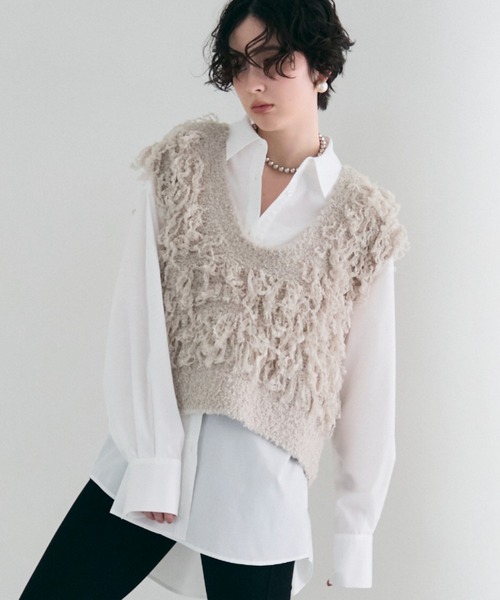 Trish（トリッシュ）の「ループ編みUネックニットベスト（ベスト・レディース・ベージュ/ブラウン・MEDIUM）」の2枚目の写真