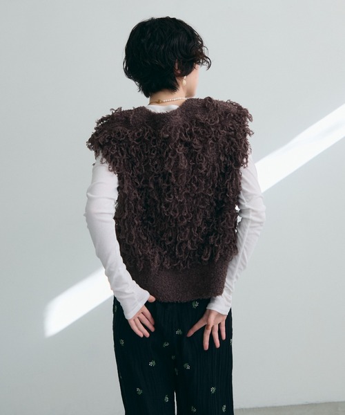 Trish（トリッシュ）の「ループ編みUネックニットベスト（ベスト・レディース・ベージュ/ブラウン・MEDIUM）」の22枚目の写真