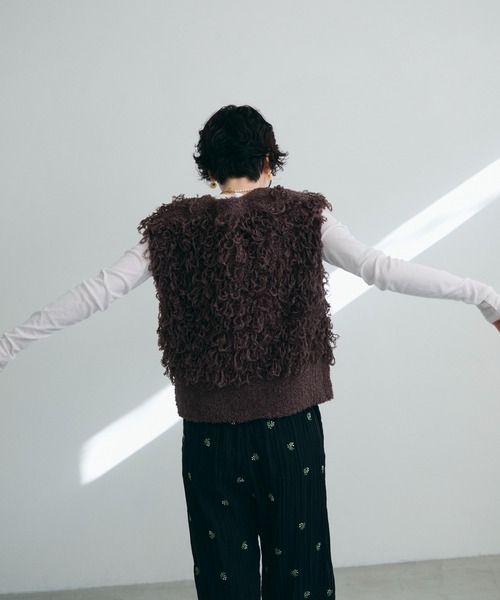 Trish（トリッシュ）の「ループ編みUネックニットベスト（ベスト・レディース・ベージュ/ブラウン・MEDIUM）」の20枚目の写真