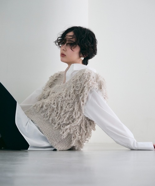 Trish（トリッシュ）の「ループ編みUネックニットベスト（ベスト・レディース・ベージュ/ブラウン・MEDIUM）」の19枚目の写真