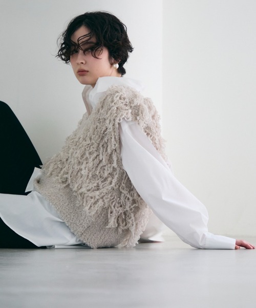 Trish（トリッシュ）の「ループ編みUネックニットベスト（ベスト・レディース・ベージュ/ブラウン・MEDIUM）」の16枚目の写真