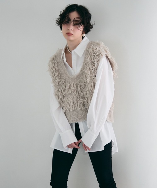 Trish（トリッシュ）の「ループ編みUネックニットベスト（ベスト・レディース・ベージュ/ブラウン・MEDIUM）」の13枚目の写真